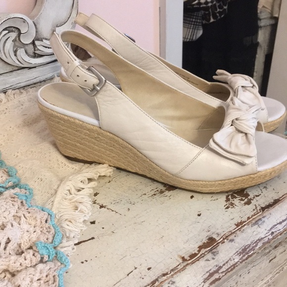 Franco Sarto wedges with bow - Picture 2 of 2